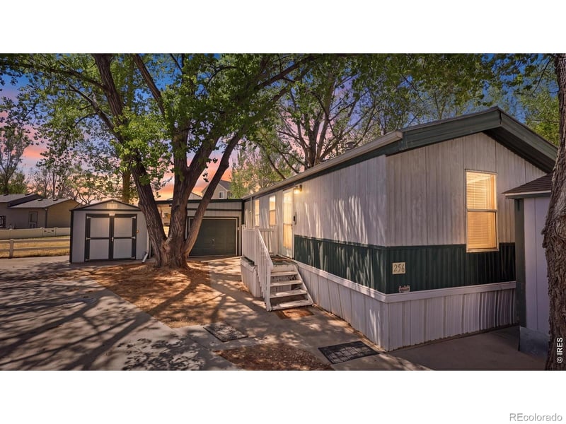 256 Navajo Rd, Weldona, CO 80653