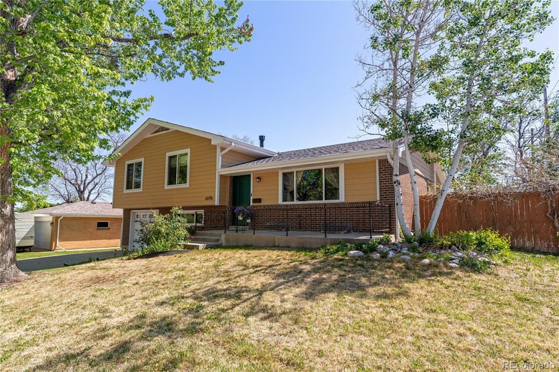 6696 Kit Carson St, Centennial, CO 80121