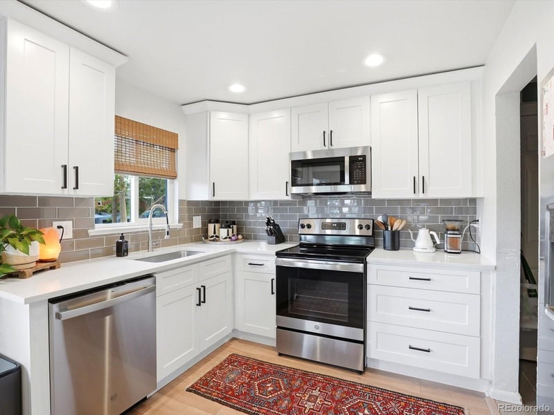 3233 Jasmine St, Denver, CO 80207