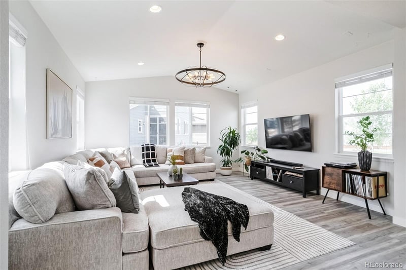 9330 Dunraven St, Arvada, CO 80007