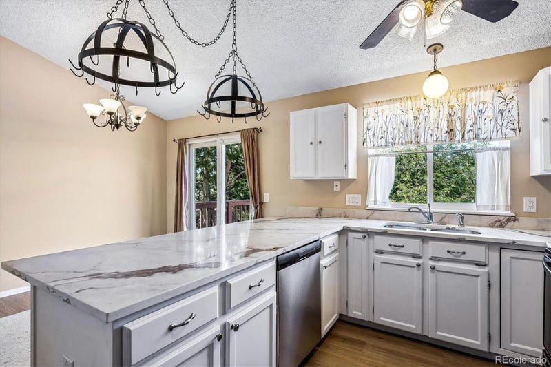 661 Jasper St, Aurora, CO 80017