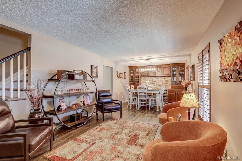 572 Long Cir, Centennial, CO 80122