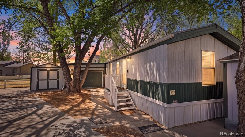 256 Navajo Rd, Weldona, CO 80653