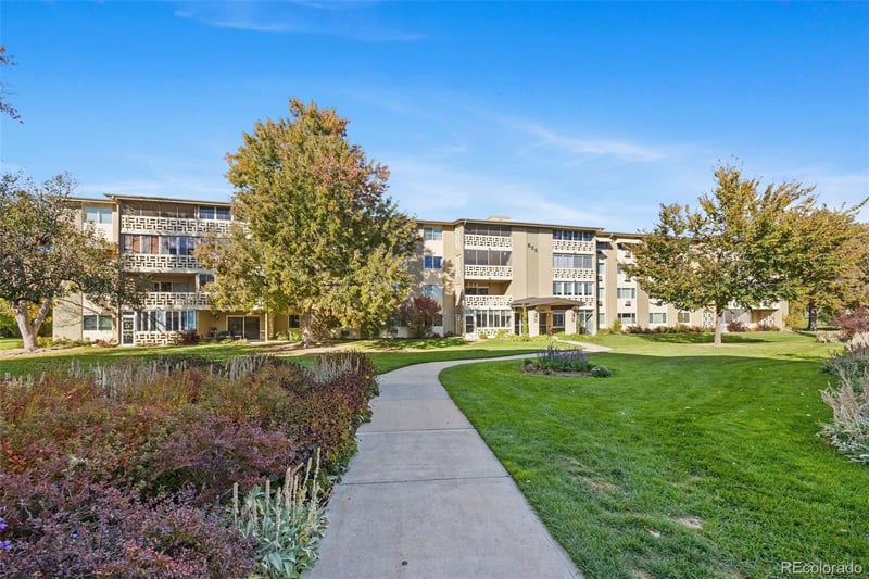 650 Alton Way #3B, Denver, CO 80247