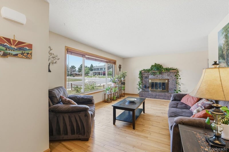 8623 W Warren Dr, Lakewood, CO 80227