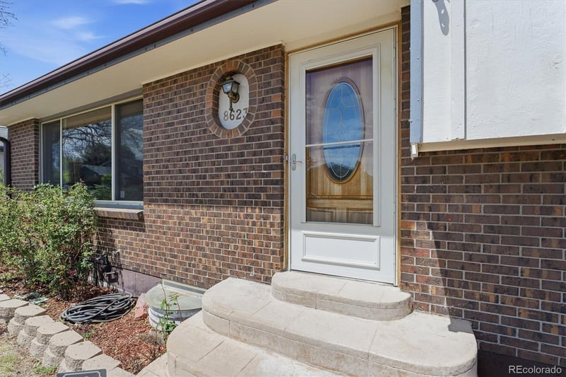 8623 W Warren Dr, Lakewood, CO 80227