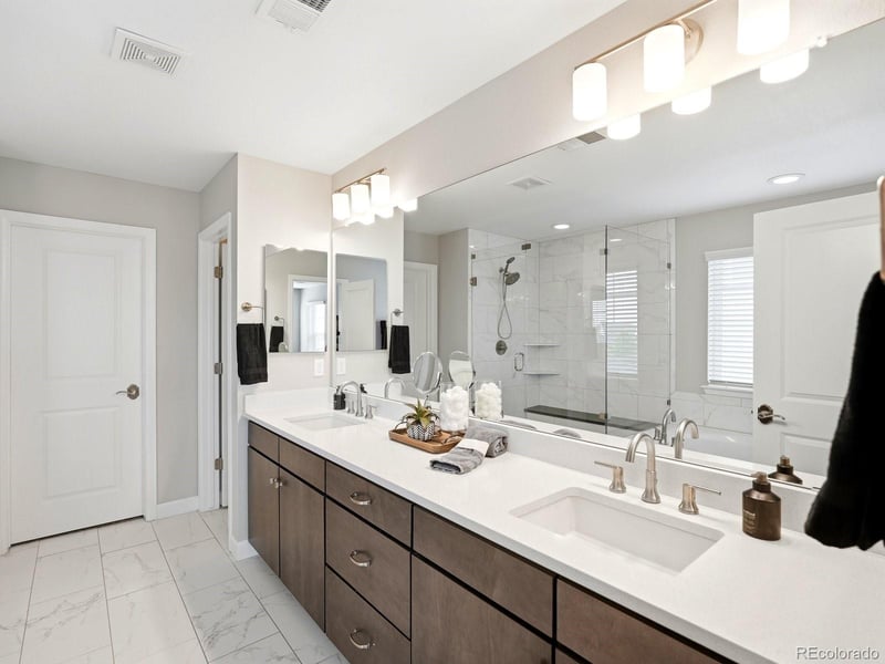 22617 E Tufts Ave, Aurora, CO 80015