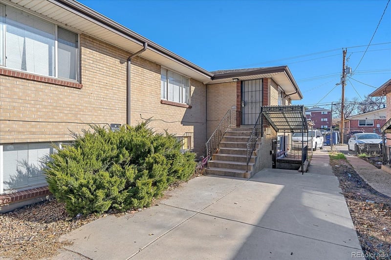 1738 Boston St, Aurora, CO 80010