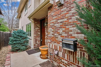 464 Franklin St, Denver, CO 80209