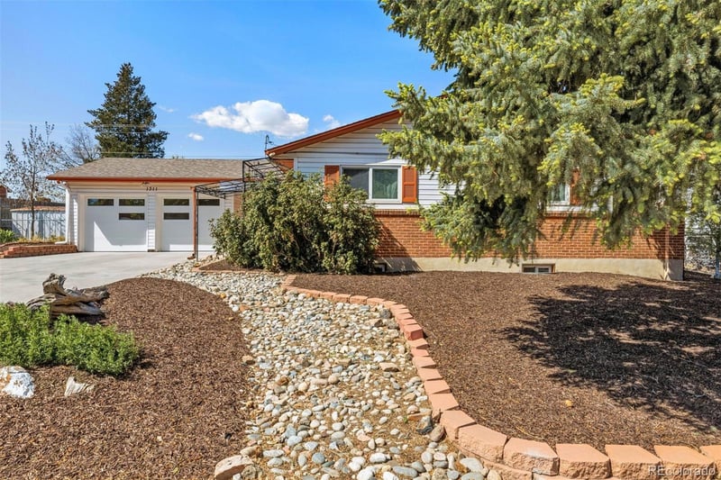 1311 Acacia Dr, Colorado Springs, CO 80907