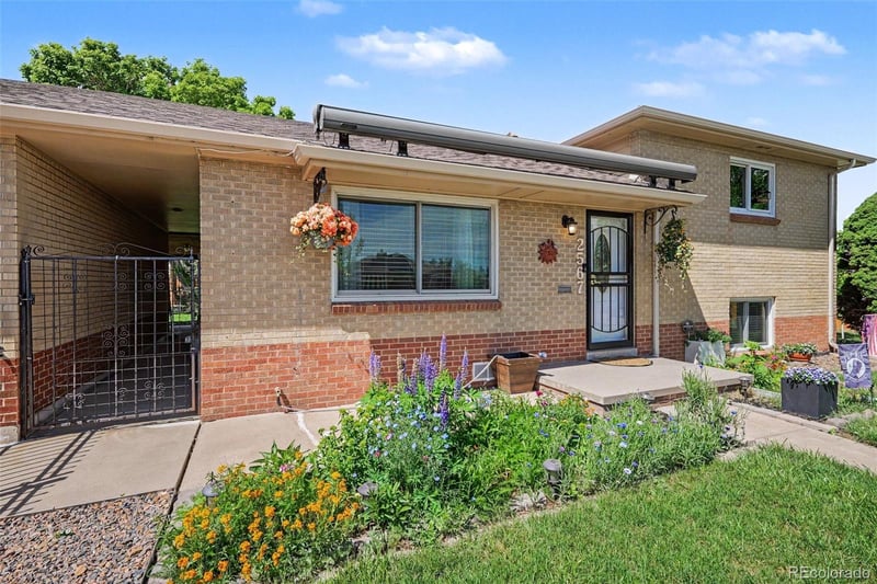 2567 Uno Way, Denver, CO 80219