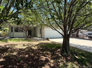 4788 Falcon Dr, Longmont, CO 80504