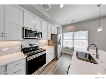 245 High Point Dr #201, Longmont, CO 80504