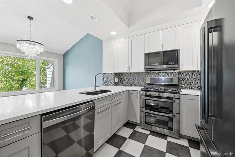 9200 E Cherry Creek South Dr #52, Denver, CO 80231
