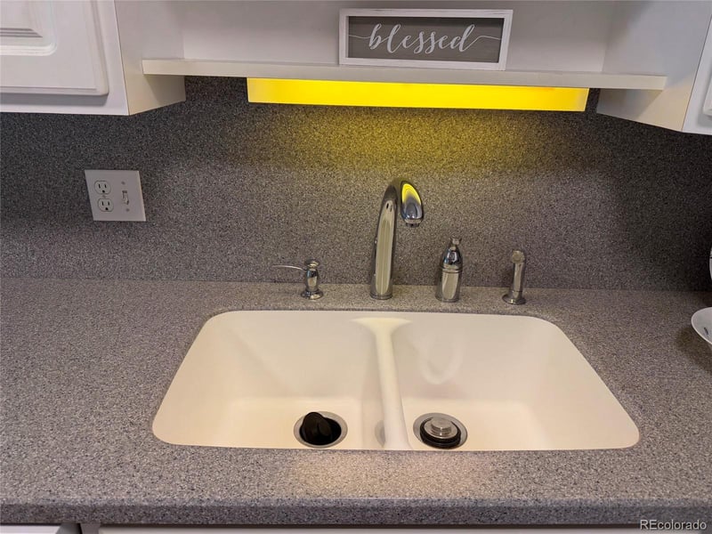 605 Alton Way #12B, Denver, CO 80247