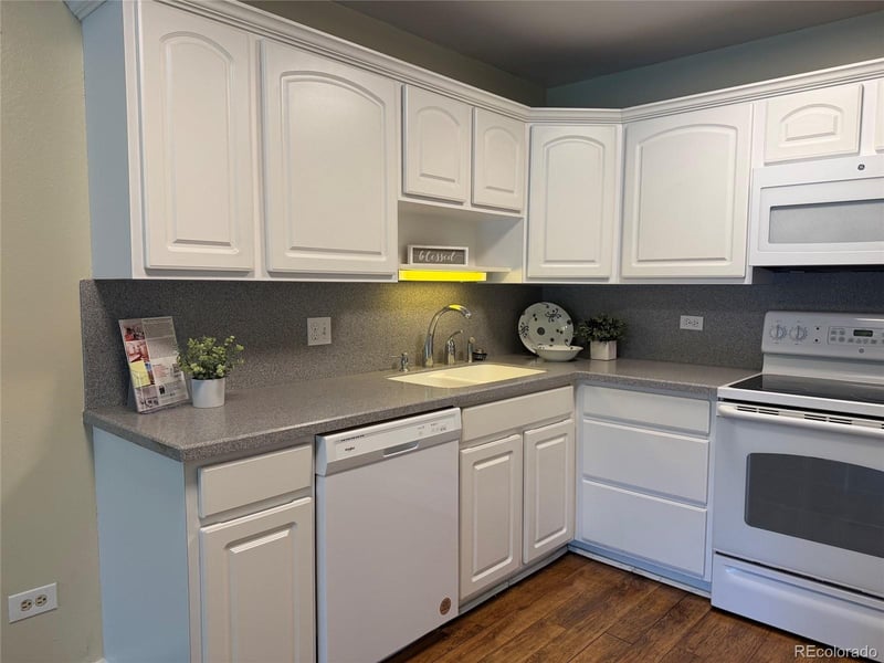 605 Alton Way #12B, Denver, CO 80247