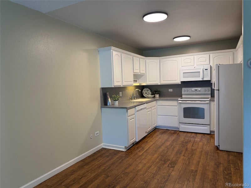 605 Alton Way #12B, Denver, CO 80247