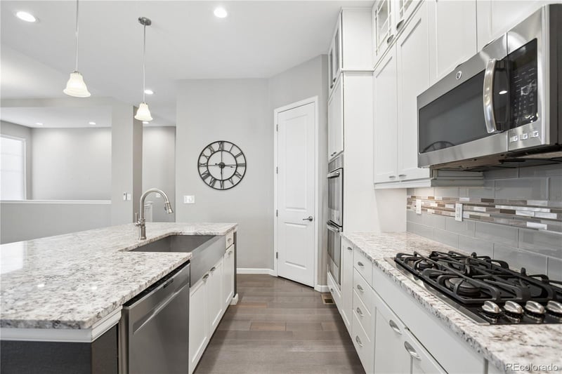 2350 Lassen Ln, Castle Rock, CO 80109