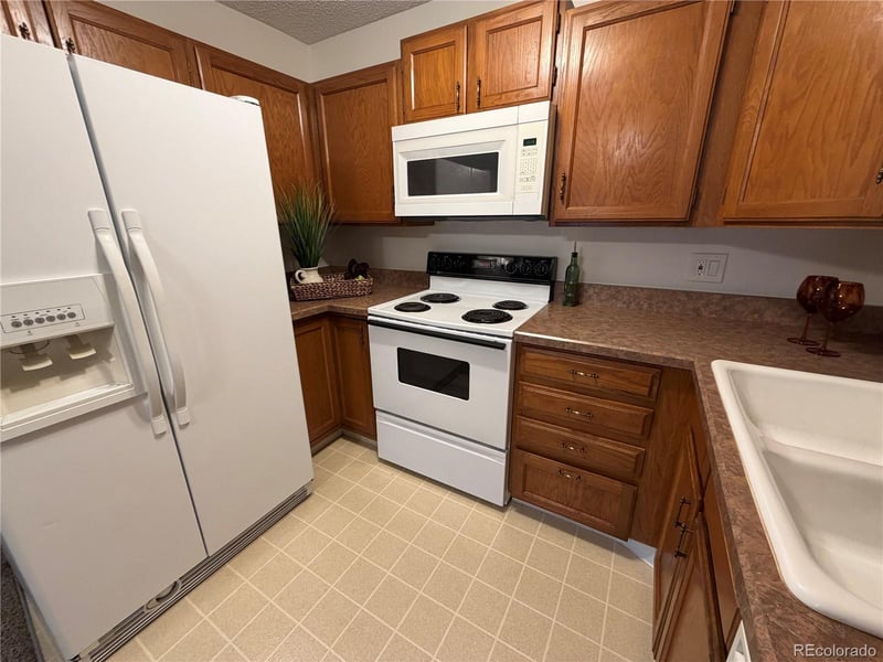 3184 Heather Gardens Way #205, Aurora, CO 80014