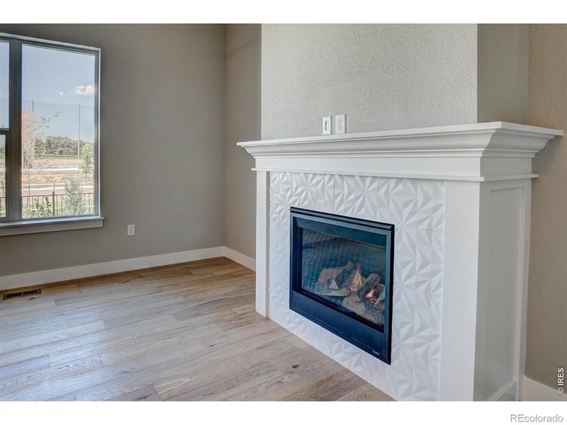 214 High Point Dr, Longmont, CO 80504