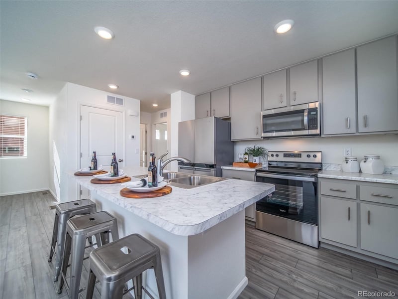 46543 Gold Prairie Dr, Bennett, CO 80102
