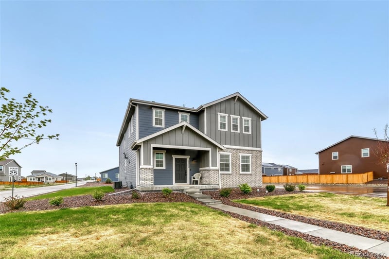 2922 Nectar St, Strasburg, CO 80136