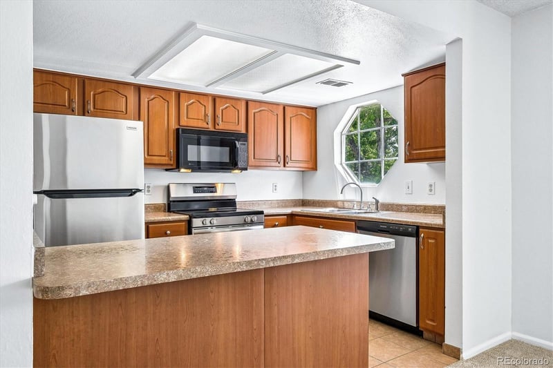 12583 Pacific Cir #D, Aurora, CO 80014