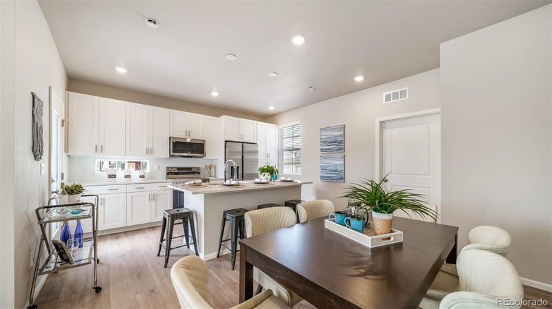 21852 46th Pl, Aurora, CO 80019