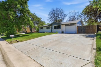 12120 Center Dr, Aurora, CO 80012