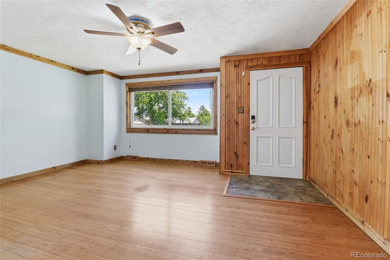 12120 Center Dr, Aurora, CO 80012