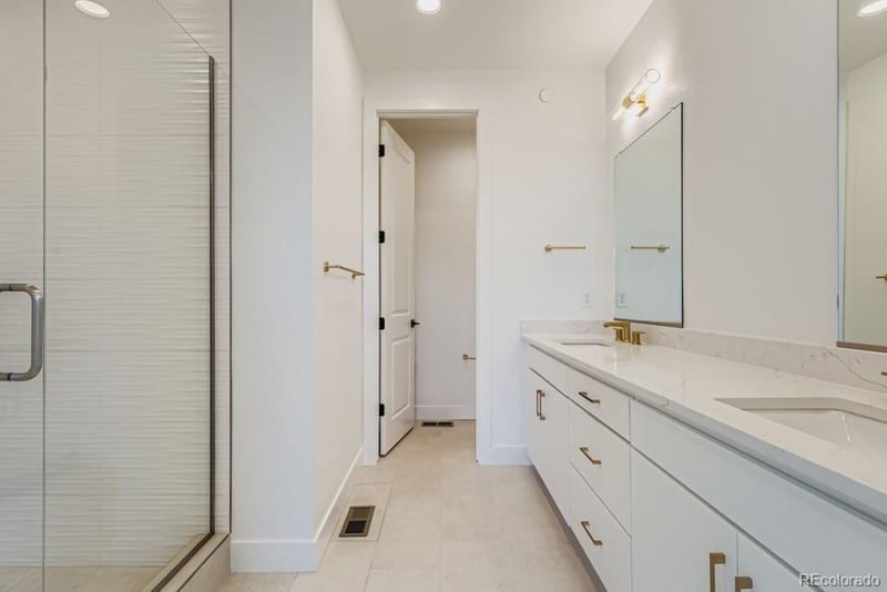 10922 Hinsdale Cir, Centennial, CO 80112