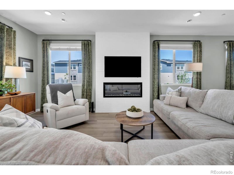 2718 Bear Springs Cir, Longmont, CO 80503