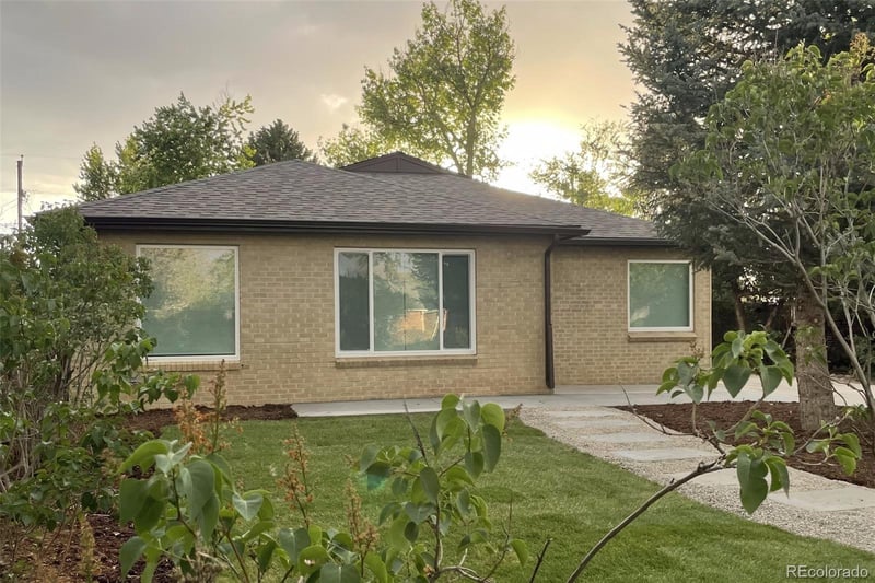 2323 Niagara St, Denver, CO 80207