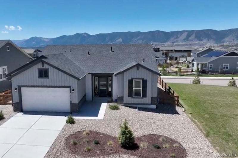 16860 New Autumn Dr, Monument, CO 80132