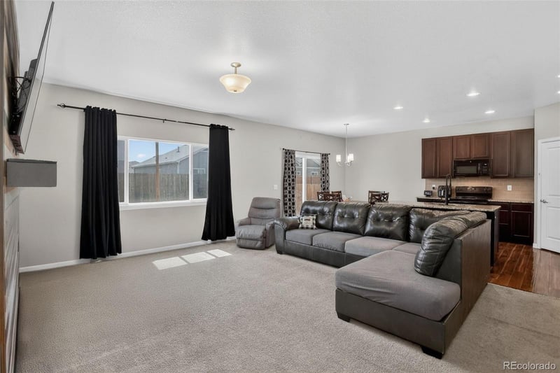 907 Prairie Dr, Milliken, CO 80543