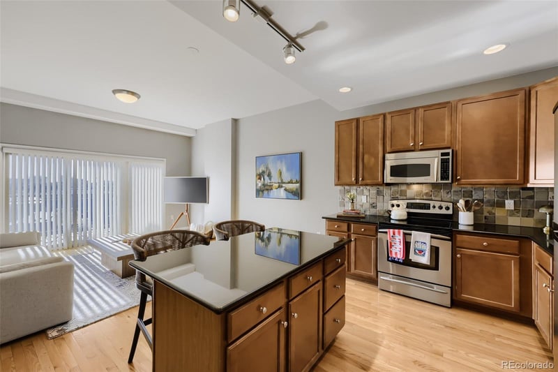 1950 Logan St #807, Denver, CO 80203