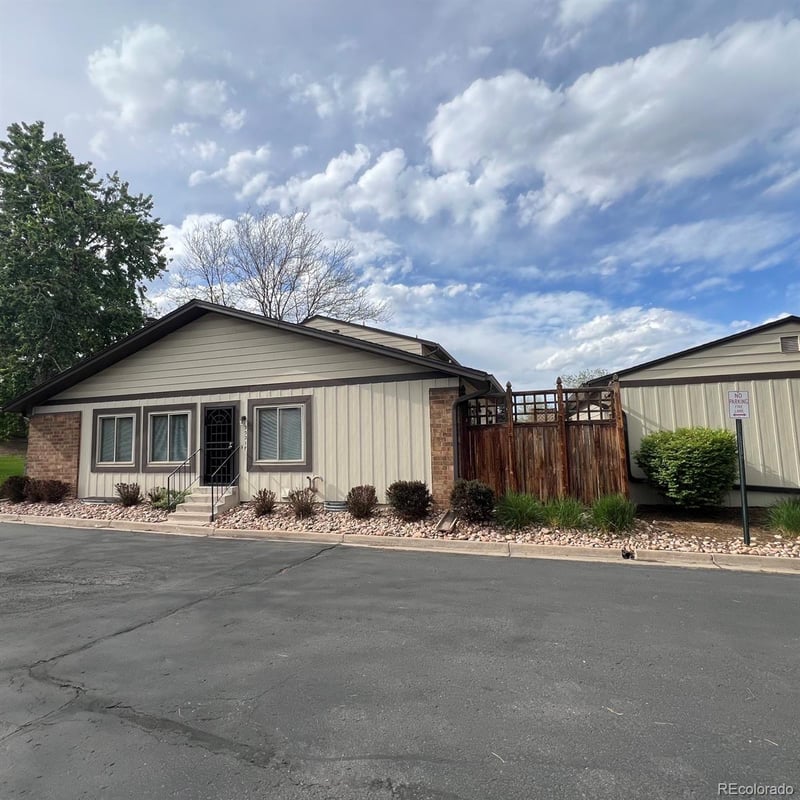 3521 Kittredge St #F, Aurora, CO 80013