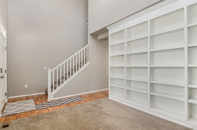25502 2nd Pl, Aurora, CO 80018