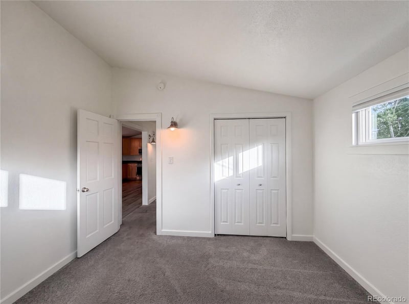 433 Sunnyside Ln, Longmont, CO 80504