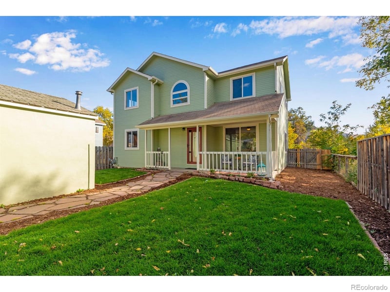 217 Park St, Lyons, CO 80540
