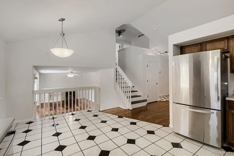 1633 Deerwood Dr, Longmont, CO 80504