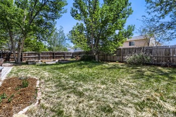 1633 Deerwood Dr, Longmont, CO 80504