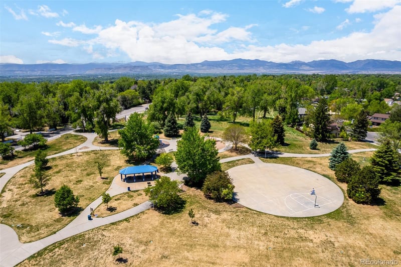 9665 73rd Ave, Arvada, CO 80005