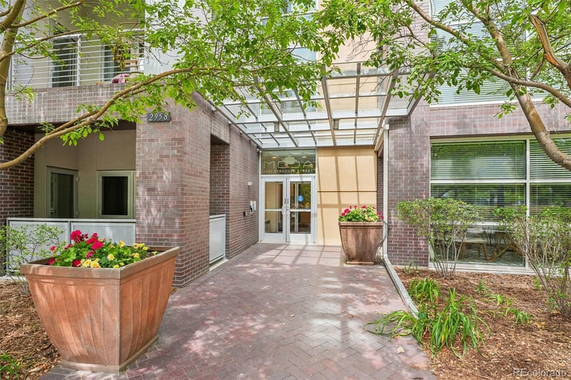 2958 Syracuse St #214, Denver, CO 80238