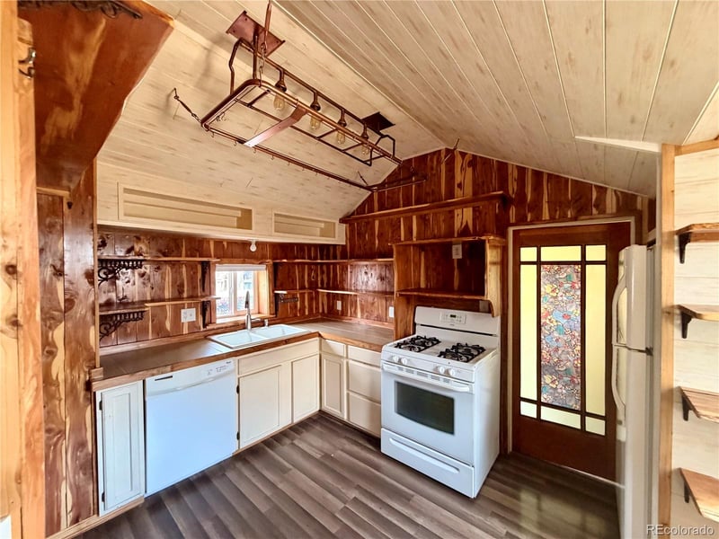 410 5th St, Leadville, CO 80461