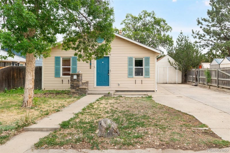 206 10th Ave, Brighton, CO 80601