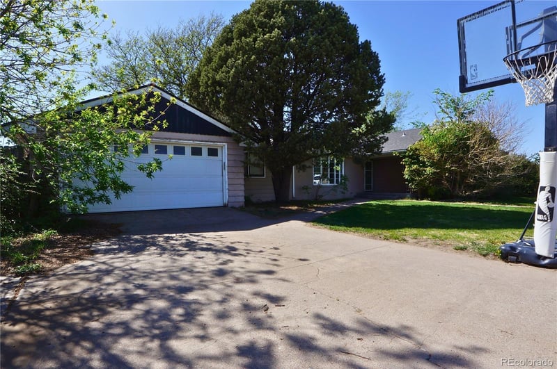 151 18th St, Burlington, CO 80807