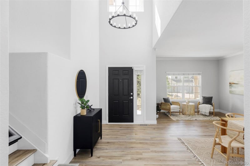 10212 Falcon St, Longmont, CO 80504