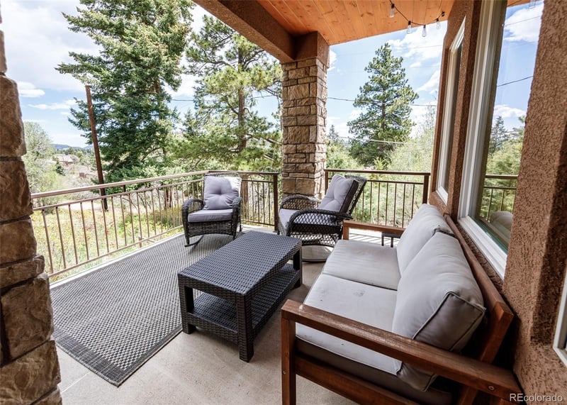 374 Hoover Ln, Palmer Lake, CO 80133