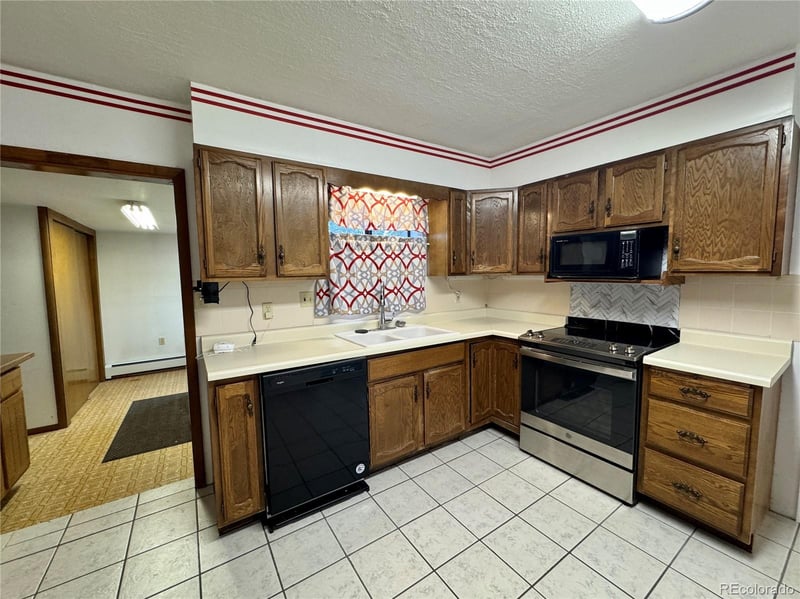 10 Stewart St, Keenesburg, CO 80643